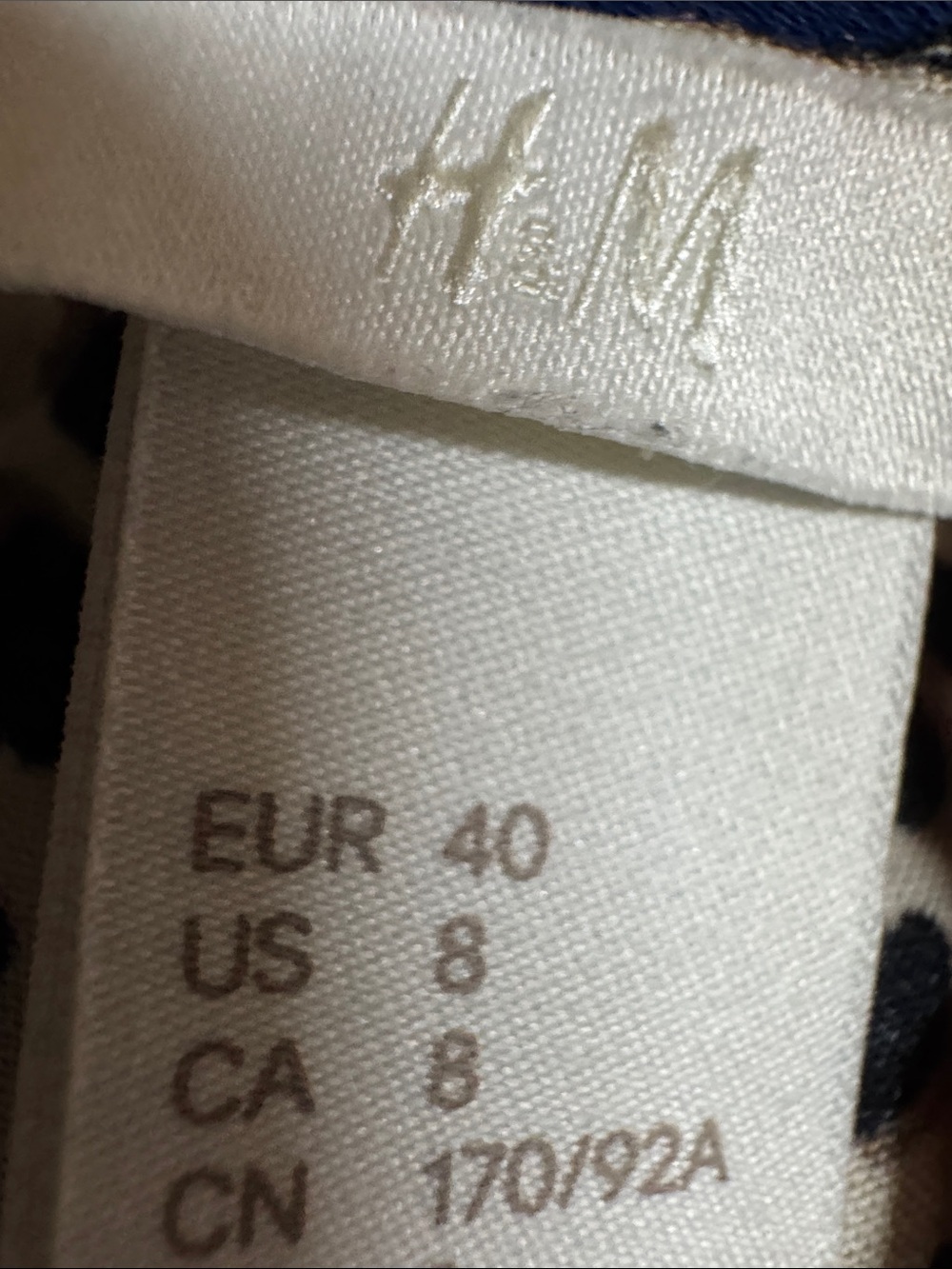 H&M Black and White Spotted Short Sleeve Tee - Picture 3 of 3